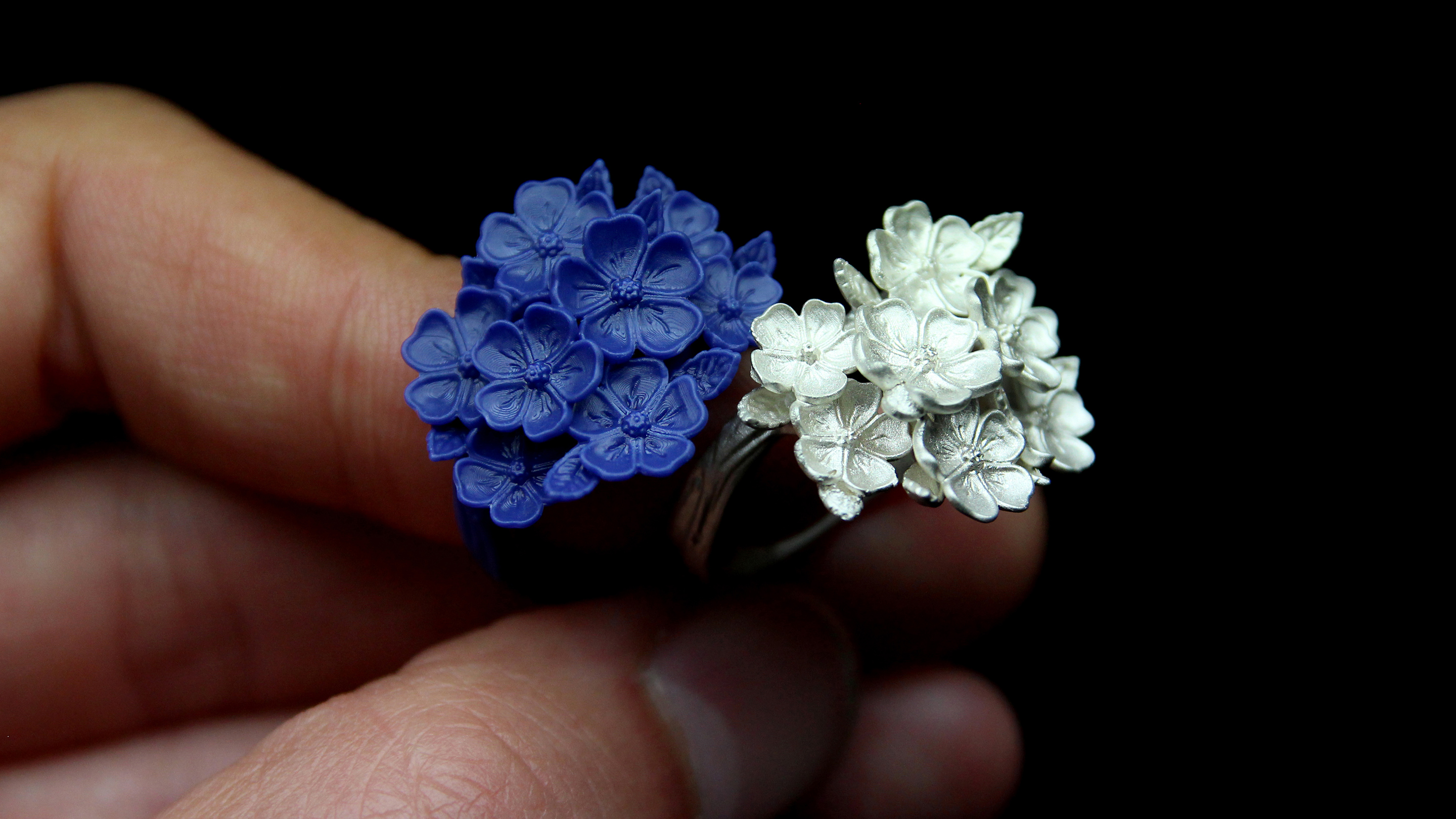 Resin prototype and final cast piece — Studiojoia Pro production solutions